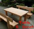 テーブルとベンチ